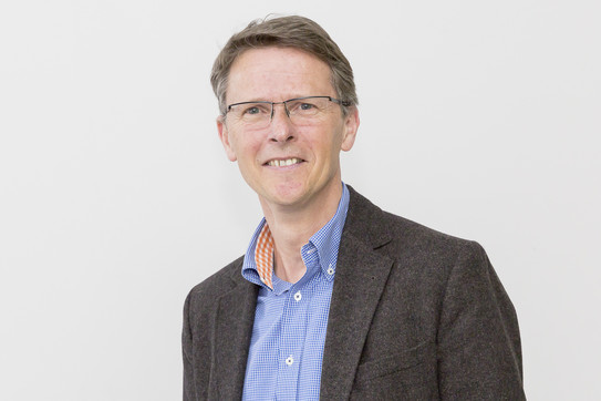 Porträt von Prof. Dr. Michael Basse